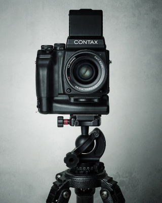 Illustration for article titled I Could Stare All Day at These Beautiful Studio Portraits of Cameras